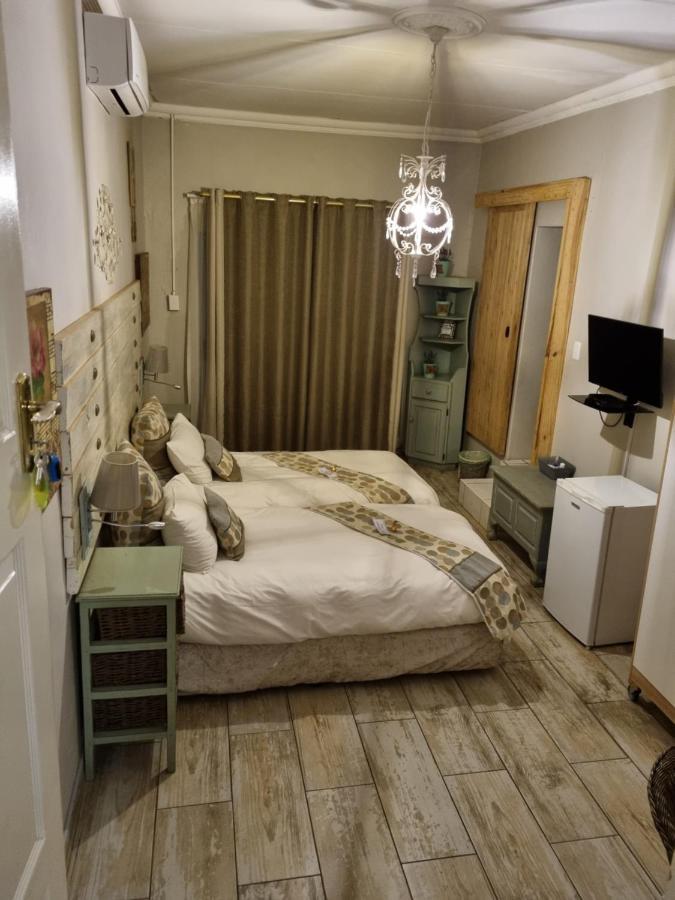 @Home Guest House Zeerust Εξωτερικό φωτογραφία