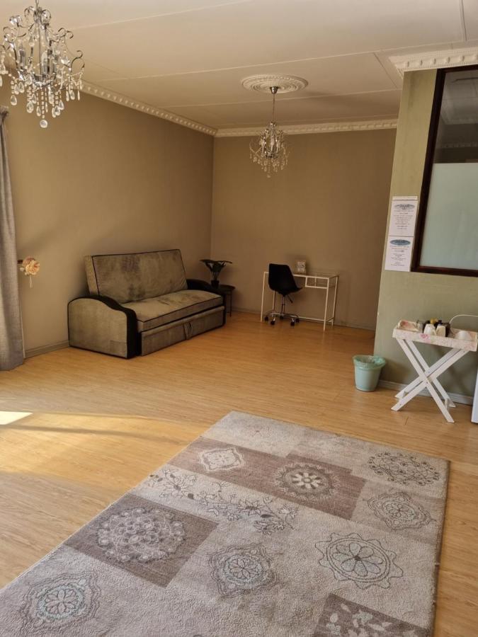 @Home Guest House Zeerust Εξωτερικό φωτογραφία