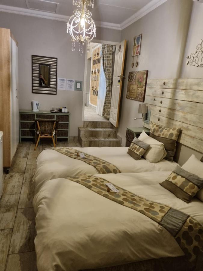 @Home Guest House Zeerust Εξωτερικό φωτογραφία