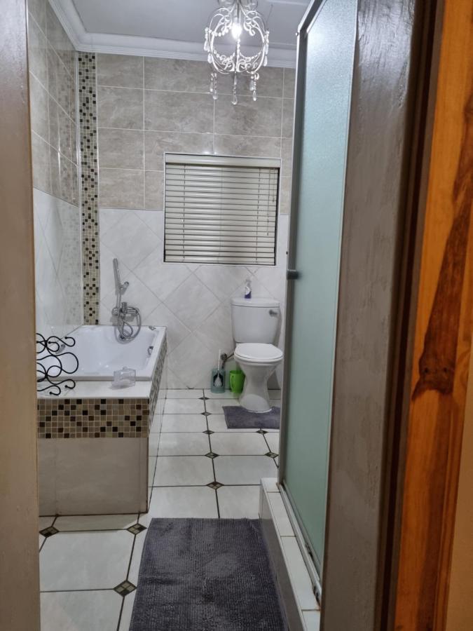 @Home Guest House Zeerust Εξωτερικό φωτογραφία