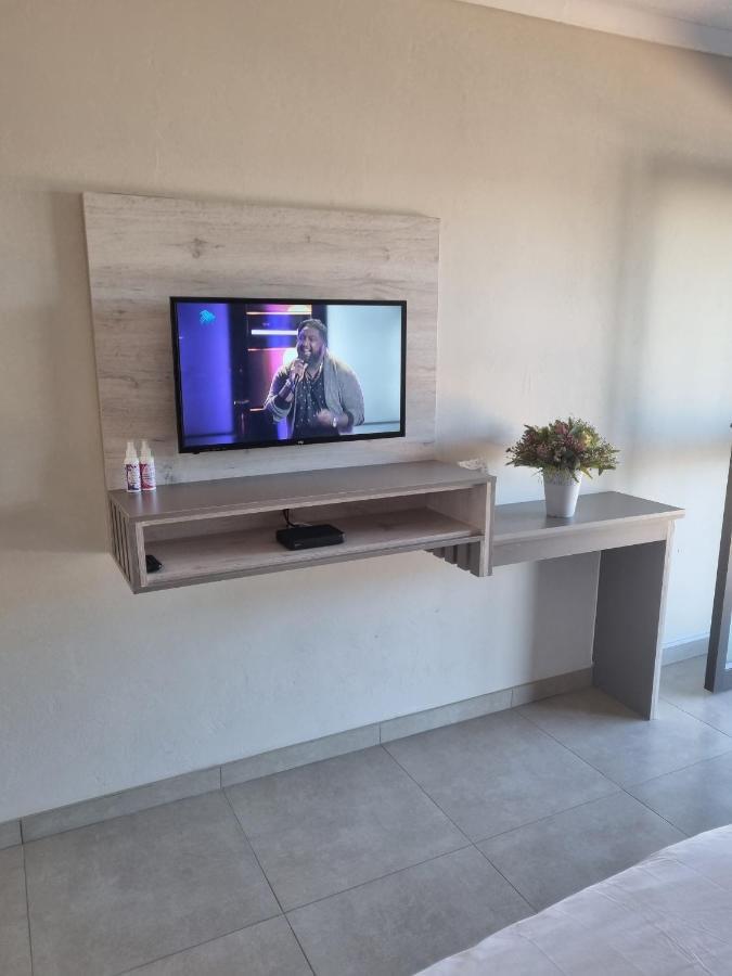 @Home Guest House Zeerust Εξωτερικό φωτογραφία