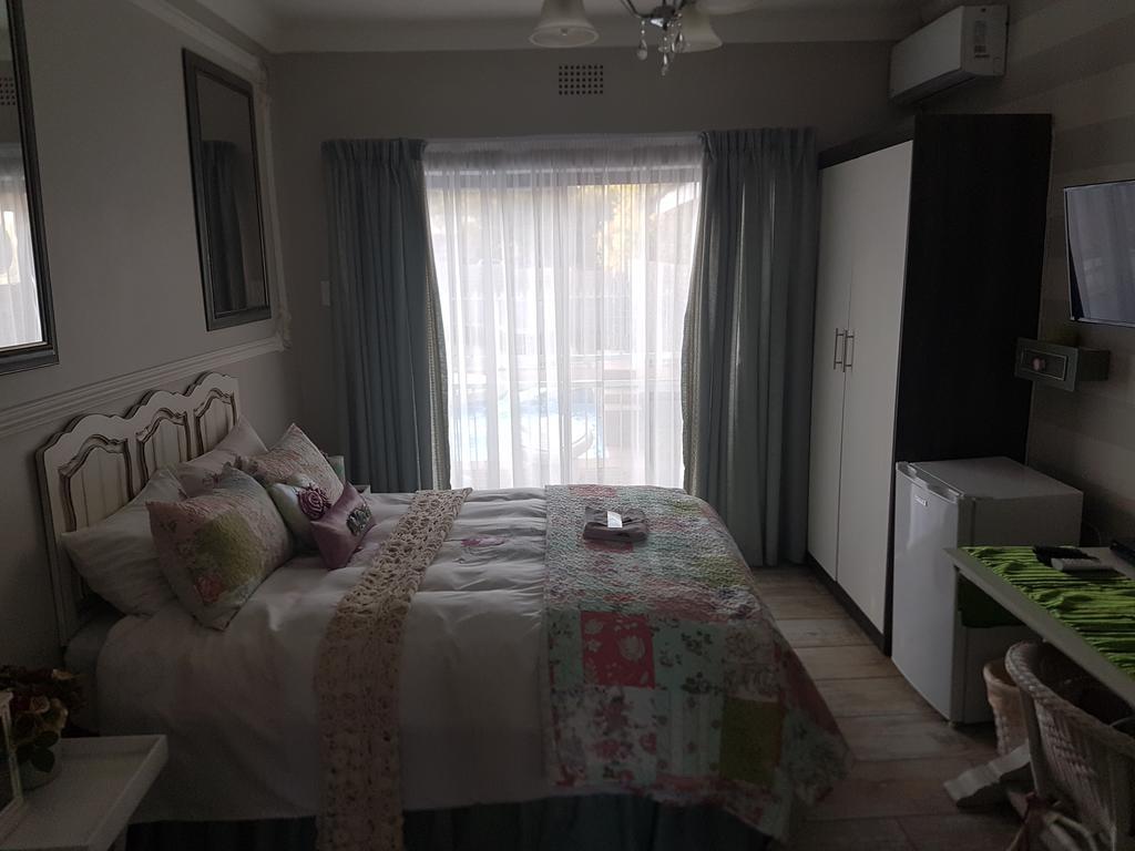 @Home Guest House Zeerust Εξωτερικό φωτογραφία